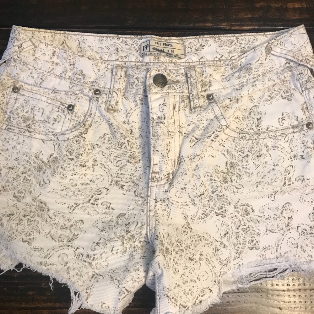 Free People✨ Cut Off Shorts